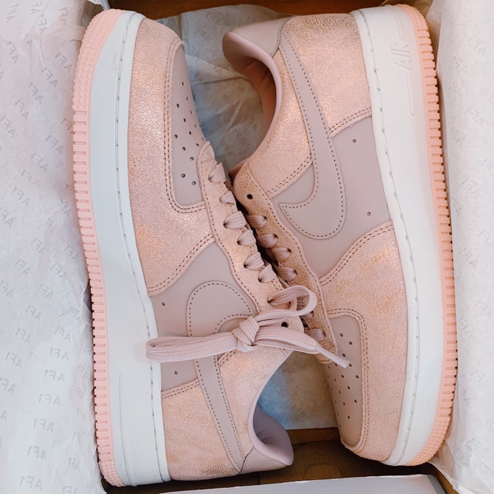 ⭐️🪩🎀BNIB🪩🎀⭐️LIMITED EDITION ROSE GOLD SPARKLE NIKE AF1s-SIZE 10 WOMENS BNEW